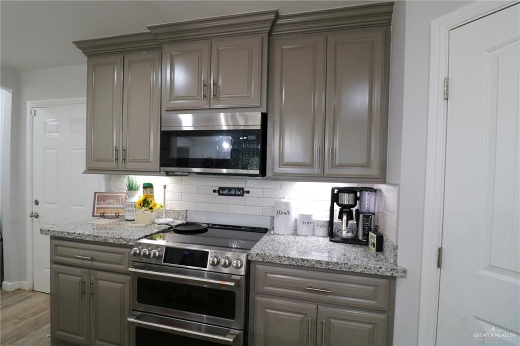 Photo 8 of 311 Spanish Oak Avenue