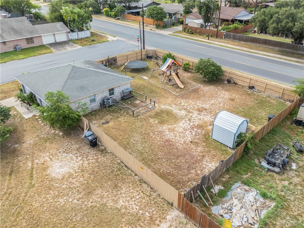 Photo 16 of 2704 Carnation Avenue