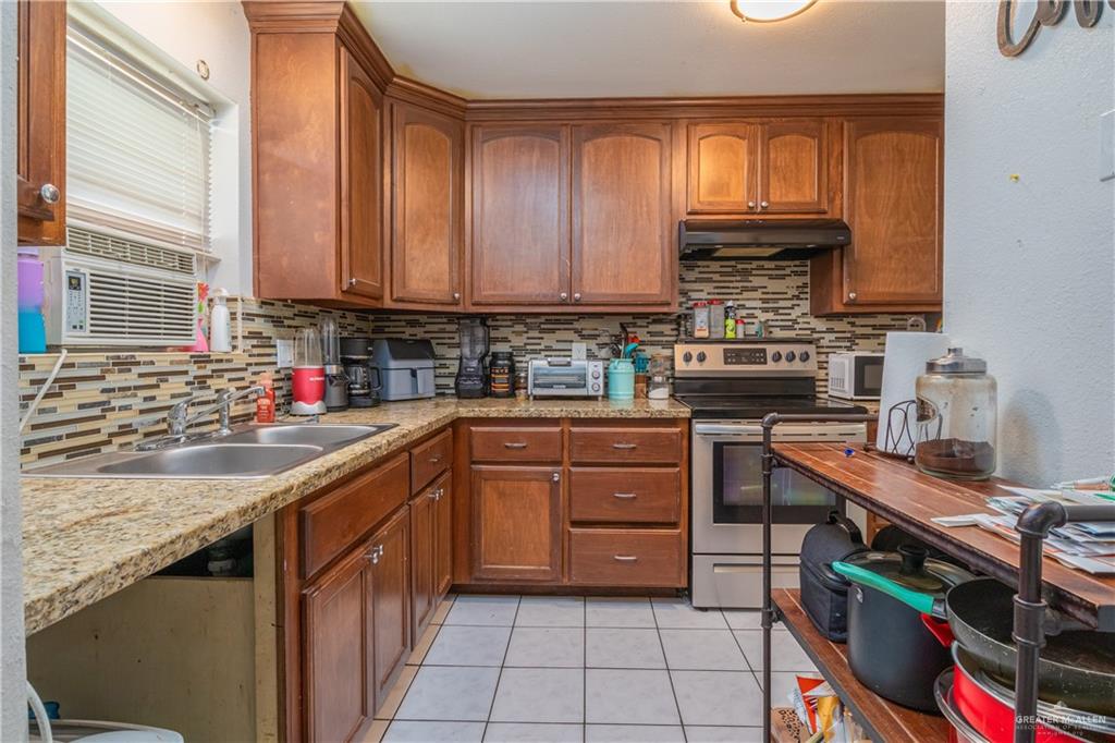 Photo 6 of 2704 Carnation Avenue