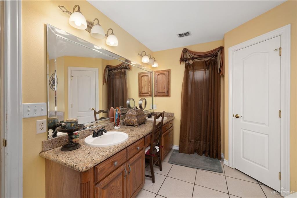 Photo 10 of 405 Anaqua Drive