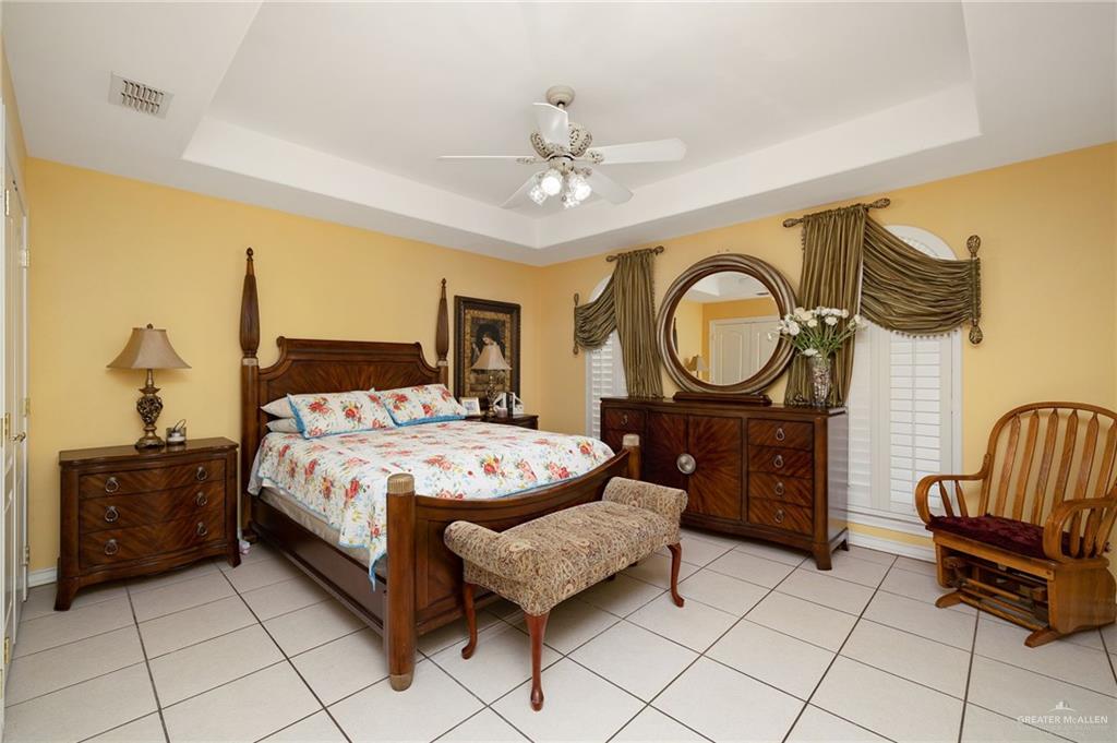 Photo 17 of 405 Anaqua Drive