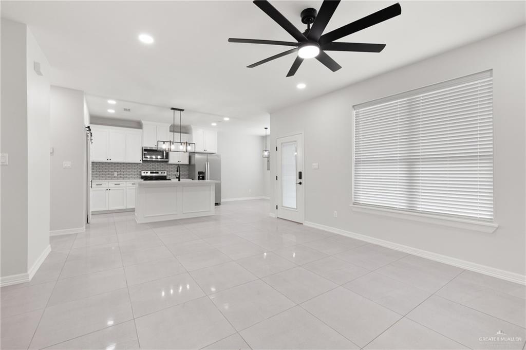 Photo 5 of 714 Seminole Avenue