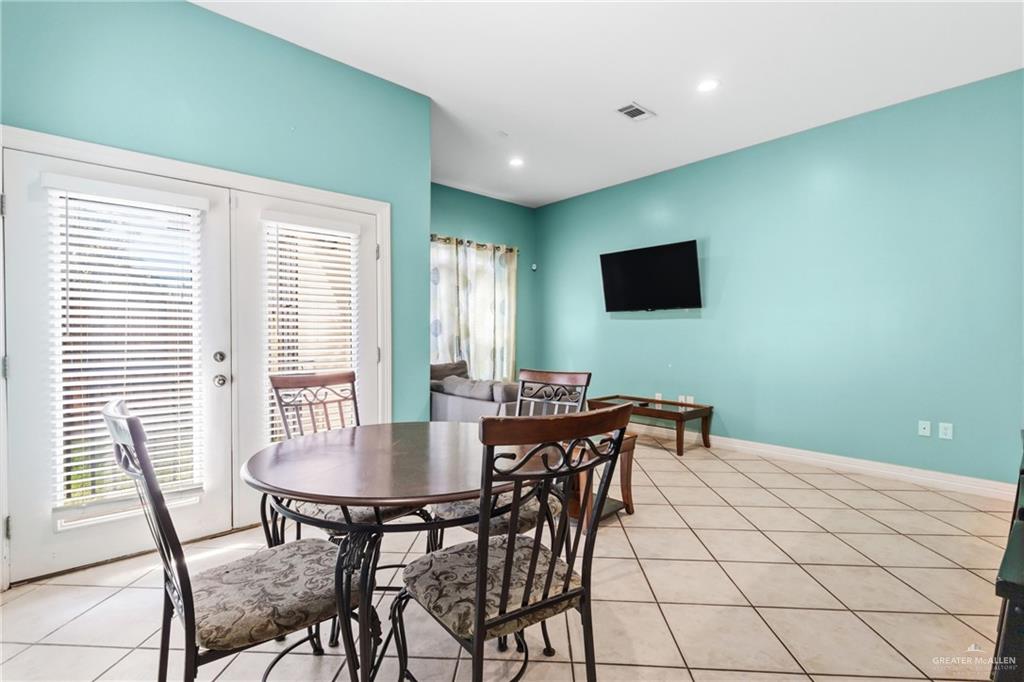 Photo 6 of 103 Gardenia Street #6