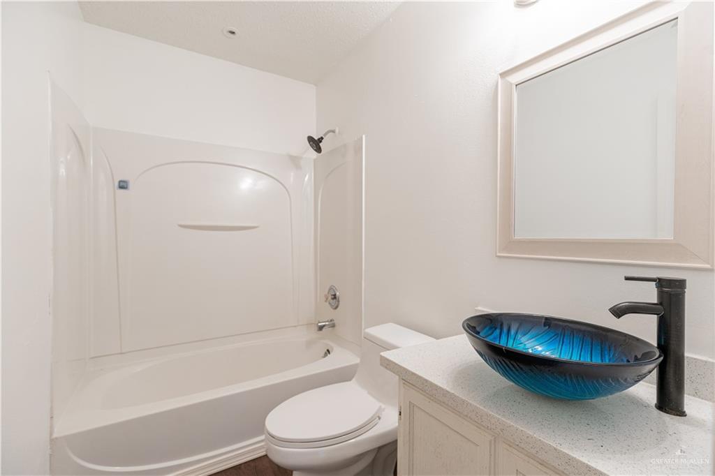 Photo 6 of 3912 Monica Drive