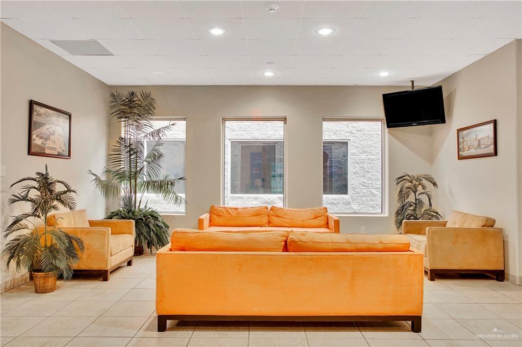 Photo 9 of 2614 Griffin Parkway