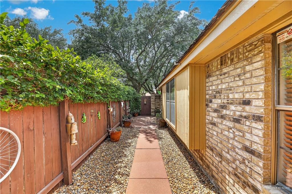 Photo 25 of 205 Lark Avenue