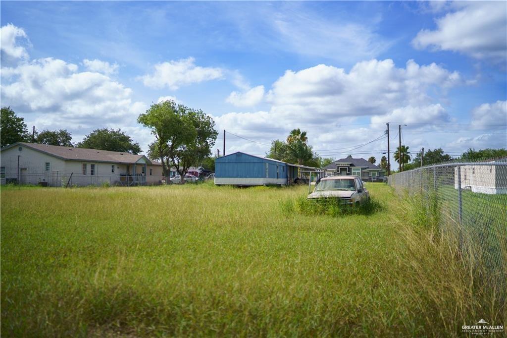 Photo 5 of 1523 Ash Avenue
