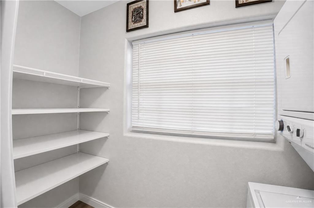 Photo 11 of 2507 Grandora Drive