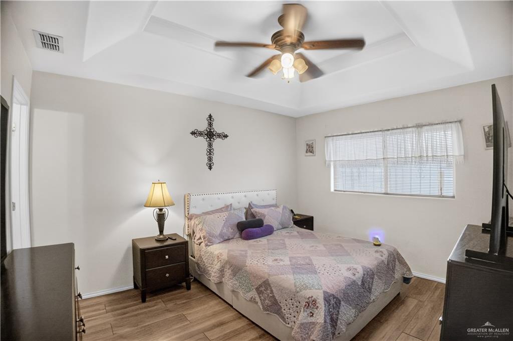 Photo 16 of 2507 Grandora Drive