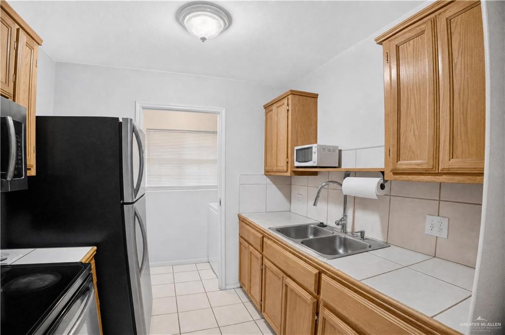 Photo 9 of 2507 Grandora Drive