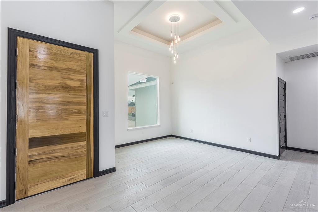 Photo 4 of 608 Juan Seguin Street