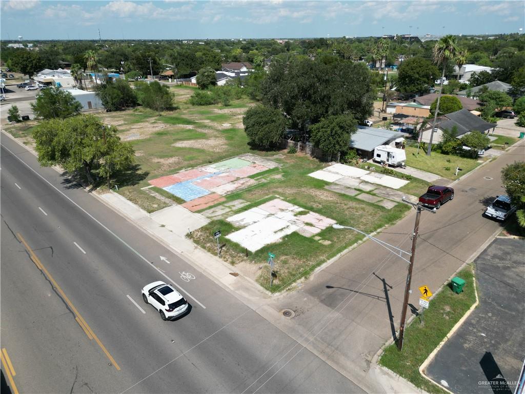 Photo 3 of 113 Mcdonald Avenue