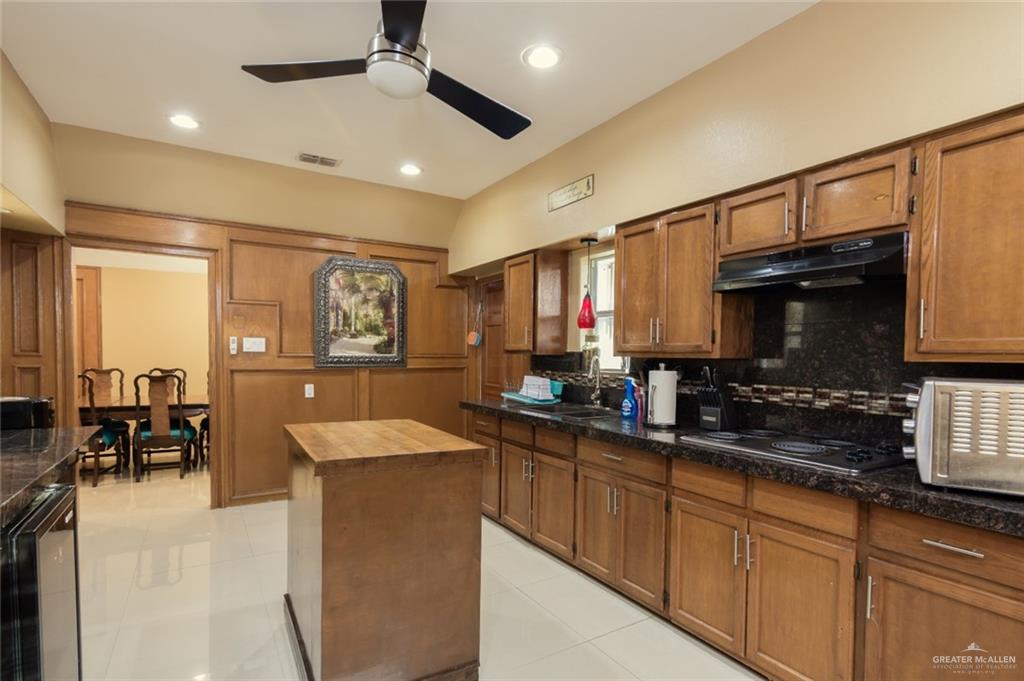 Photo 5 of 920 15th Street
