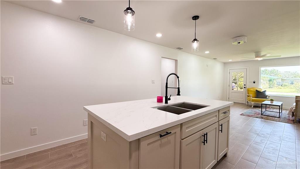 Photo 16 of 2020 Camellia Avenue