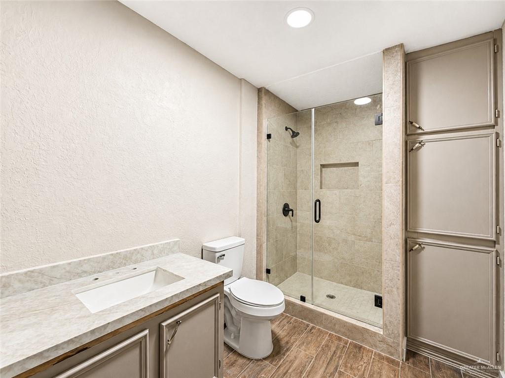Photo 16 of 2820 Joan Drive