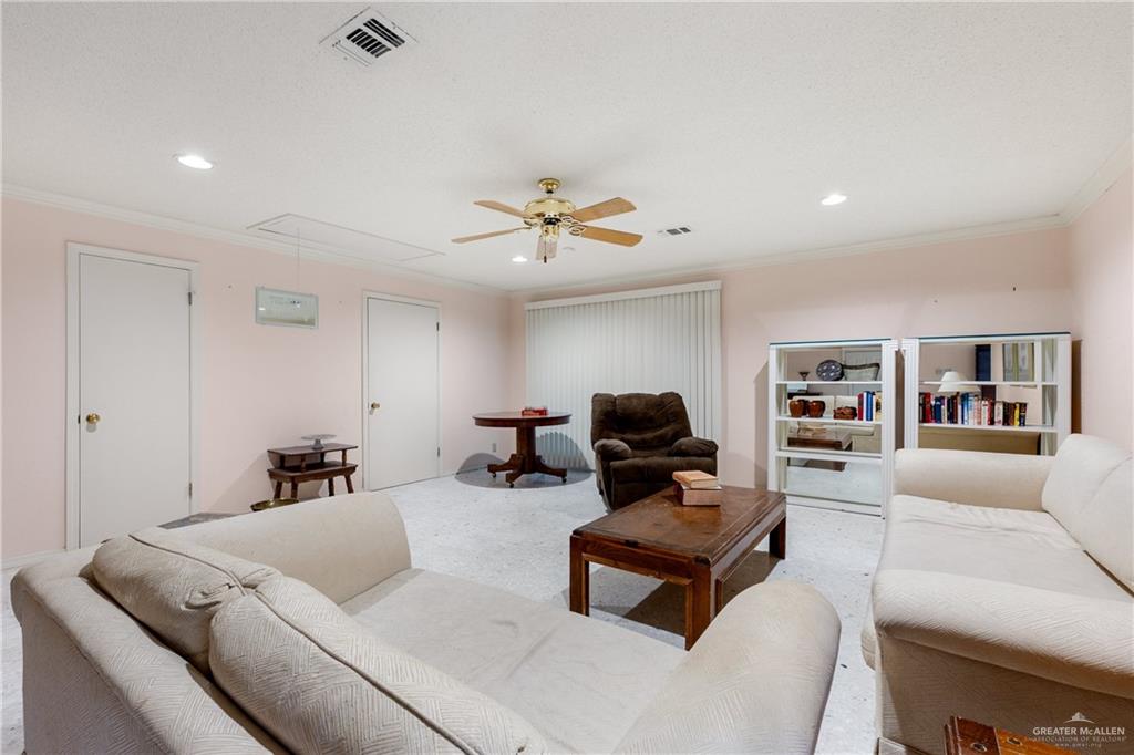 Photo 11 of 1401 Larkspur Avenue