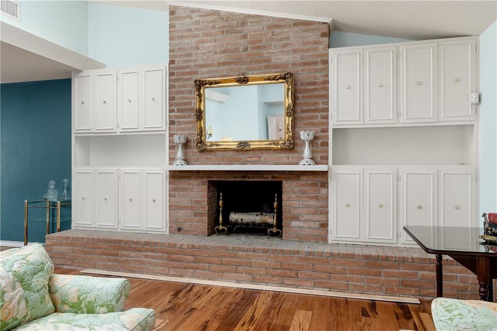 Photo 7 of 1401 Larkspur Avenue