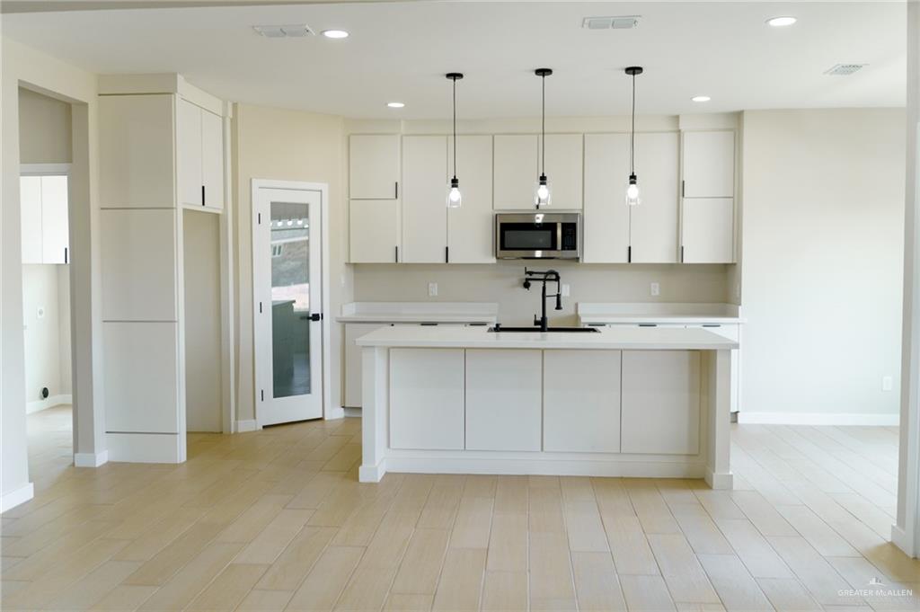 Photo 4 of 2408 San Pascual Street