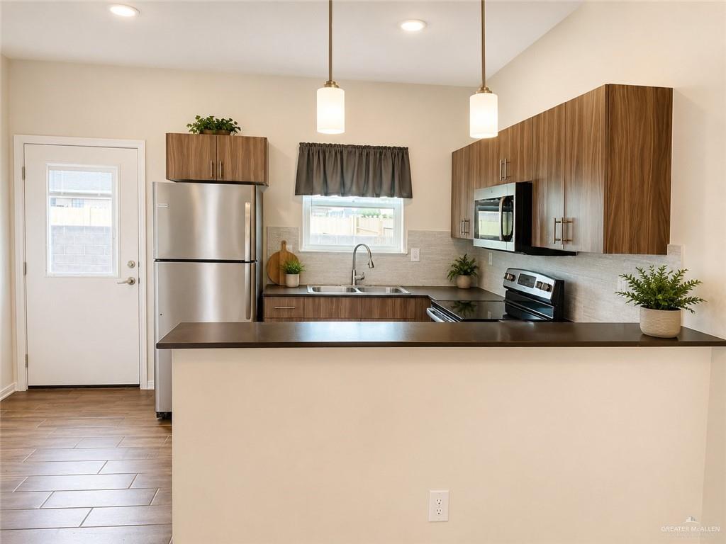 Photo 3 of 1601 Cortlandt Street #1