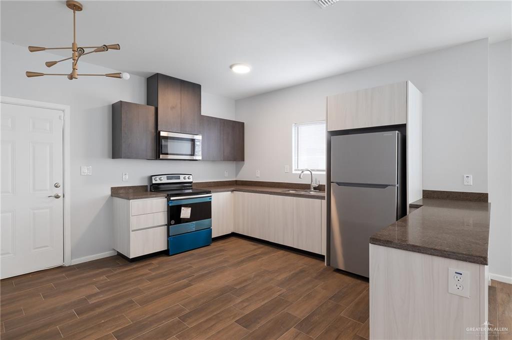 Photo 4 of 3409 Fuerte Avenue #2