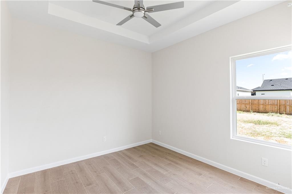 Photo 13 of 1204 Boxwood Avenue