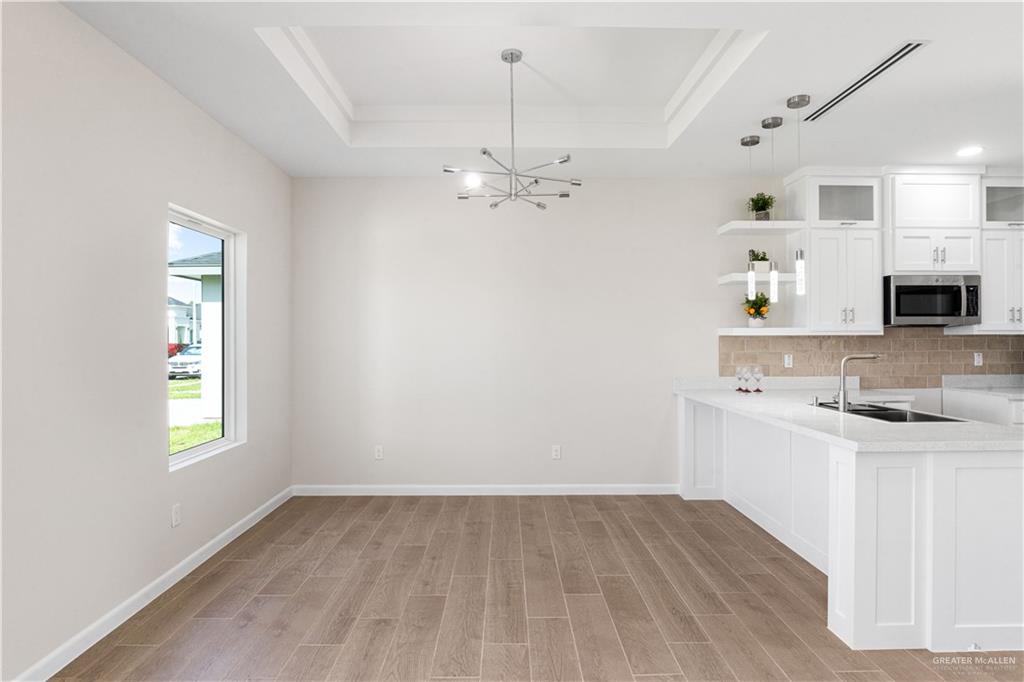 Photo 6 of 1204 Boxwood Avenue