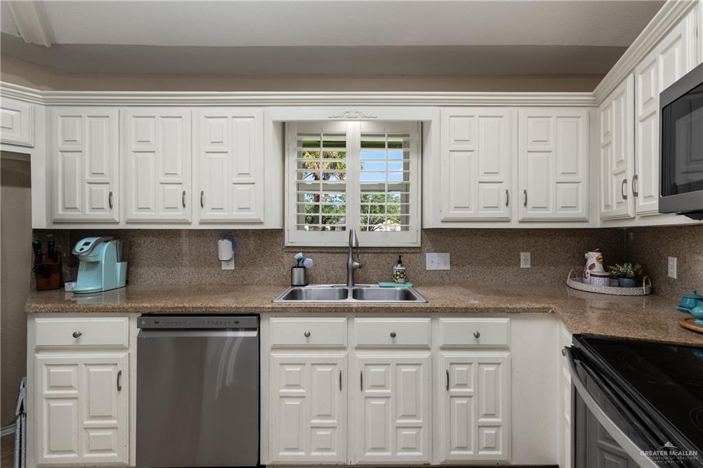 Photo 9 of 2732 Rhett Drive