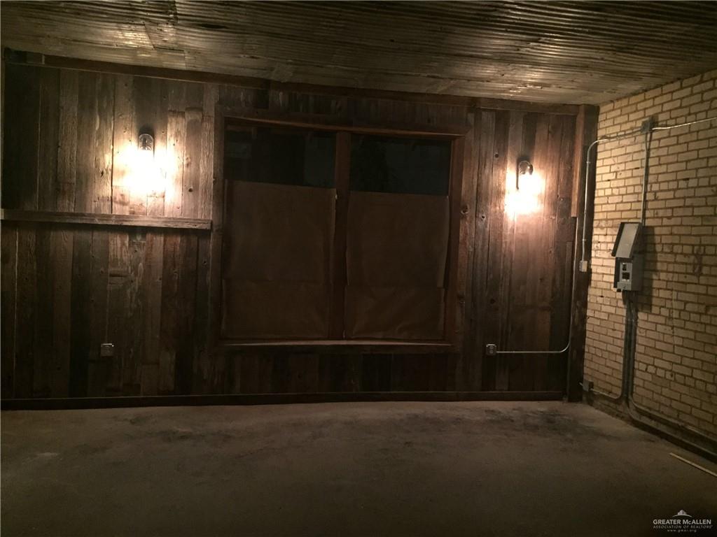 Photo 17 of 221 Kleberg Avenue