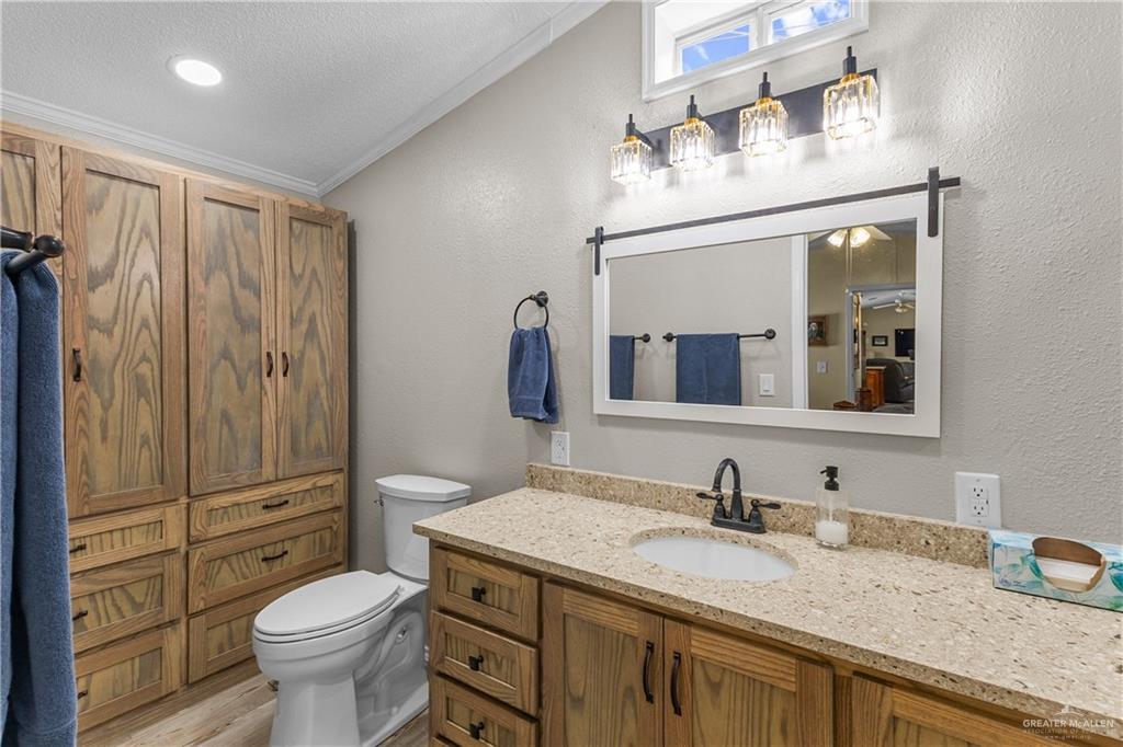 Photo 11 of 2234 Hidalgo Street