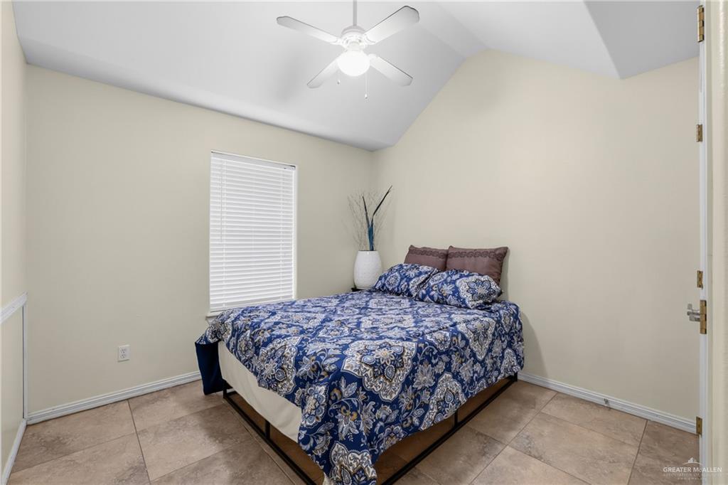 Photo 11 of 3507 Mockingbird Avenue