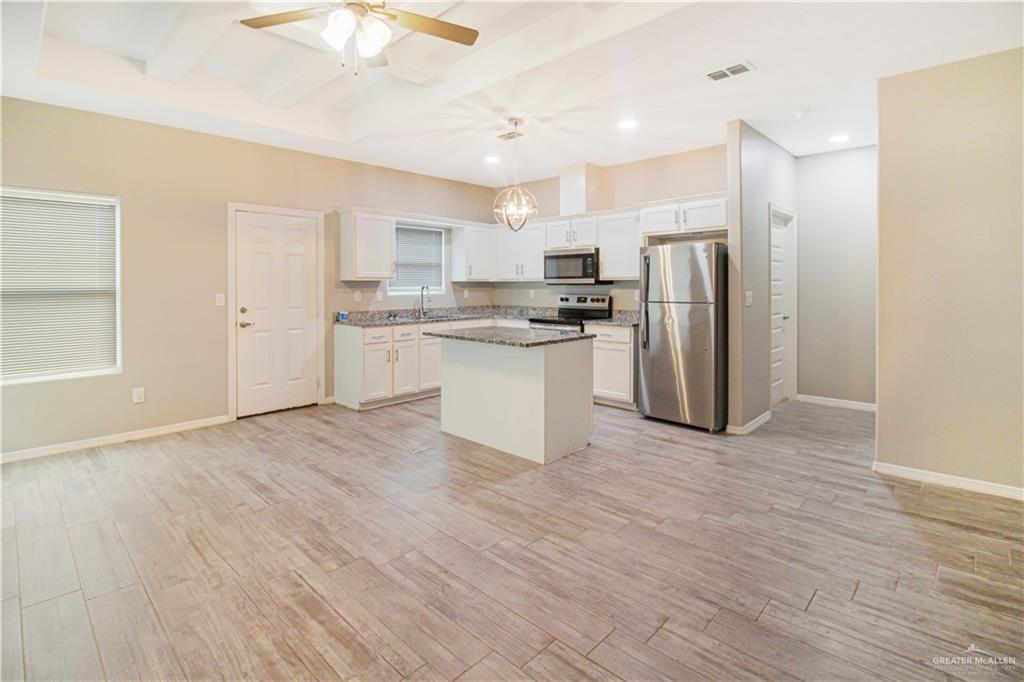 Photo 4 of 1813 Stauffer Street #1
