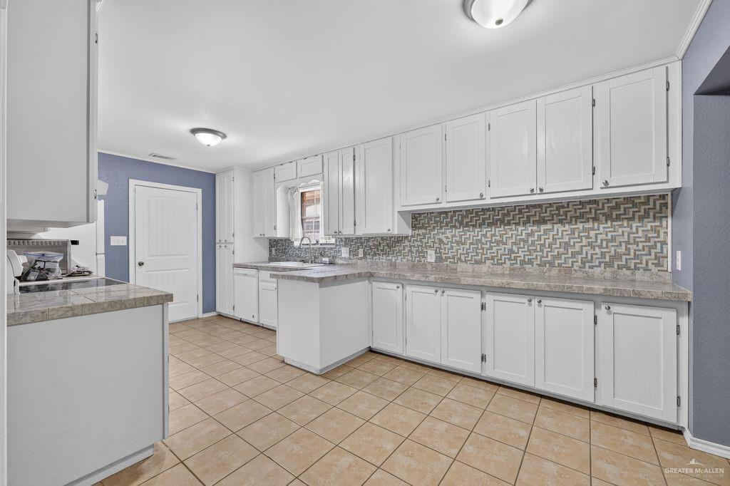 Photo 5 of 3101 Goldcrest Avenue