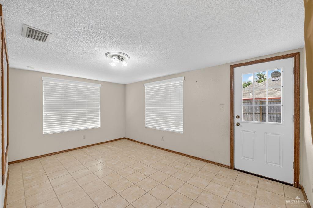Photo 7 of 3101 Goldcrest Avenue