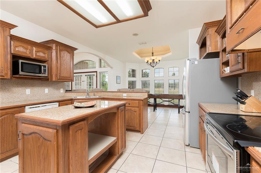 Photo 6 of 1213 Rhett Drive