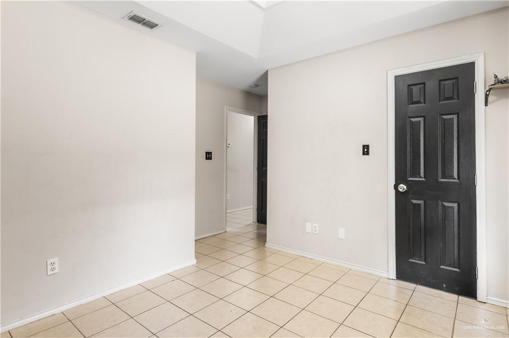 Photo 12 of 4005 Aleli Street