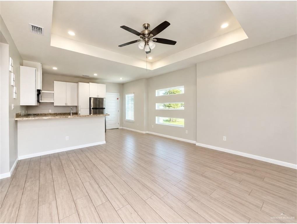 Photo 3 of 1303 Heritage Drive