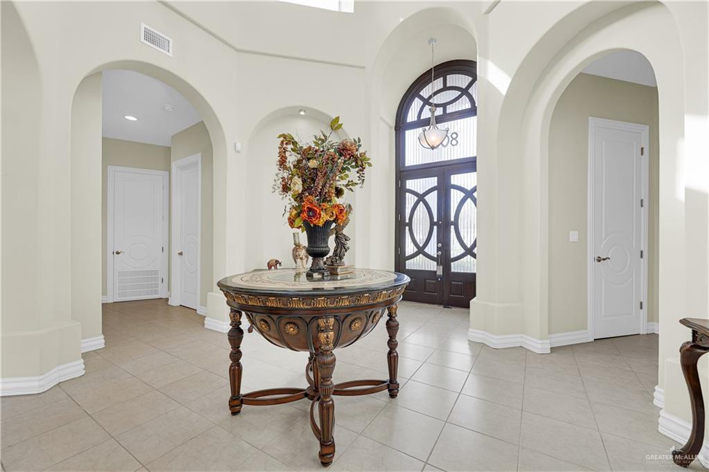 Photo 2 of 800 Balboa Avenue