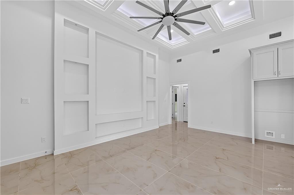 Photo 4 of 1001 Falcon Avenue