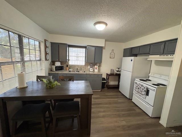 Photo 4 of 113 Martinez Street