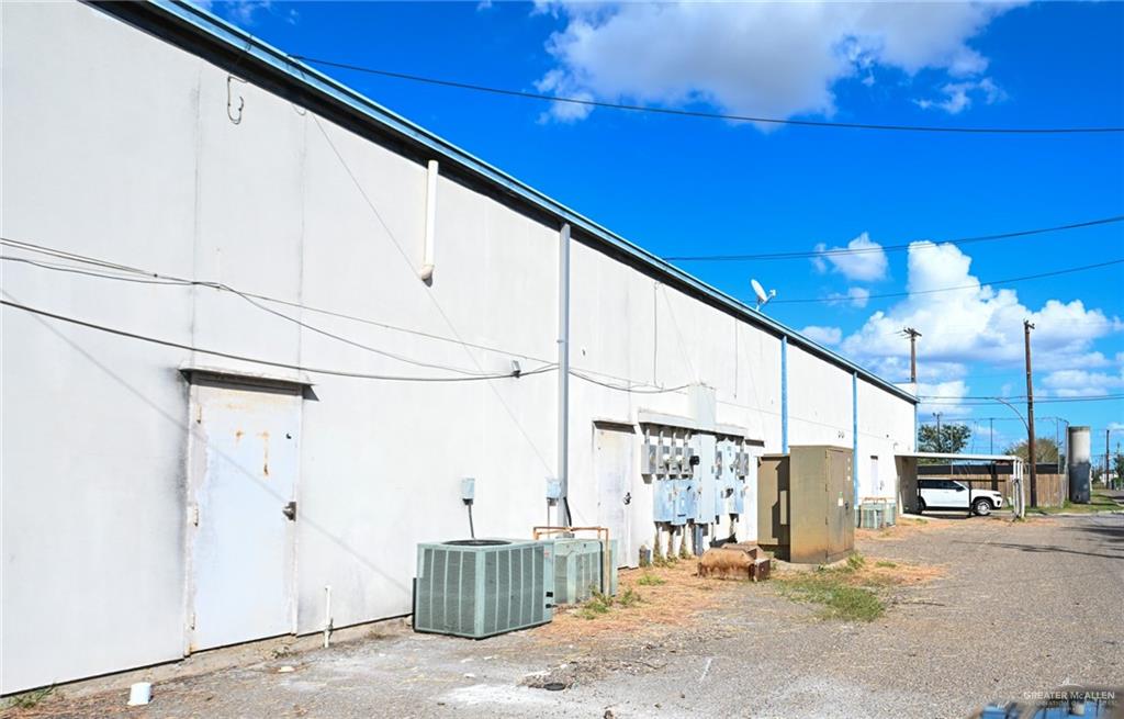 Photo 13 of 1125 James Street