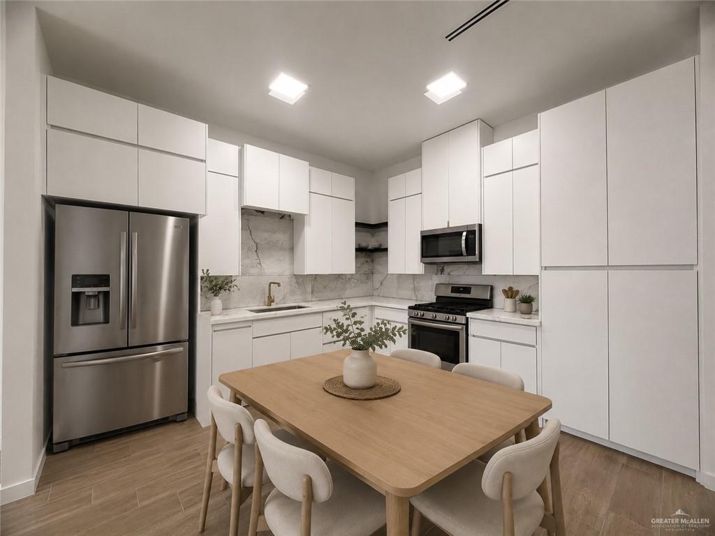 Photo 3 of 715 25th Street