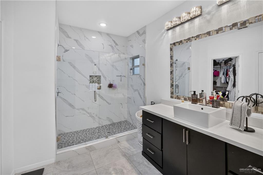 Photo 18 of 211 17th Street