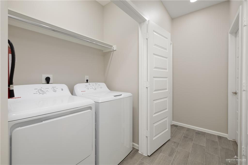 Photo 10 of 2809 Hayes Avenue