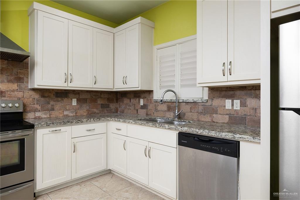 Photo 9 of 2512 C Street