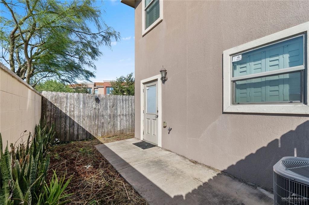 Photo 17 of 1200 Pineridge Avenue #4