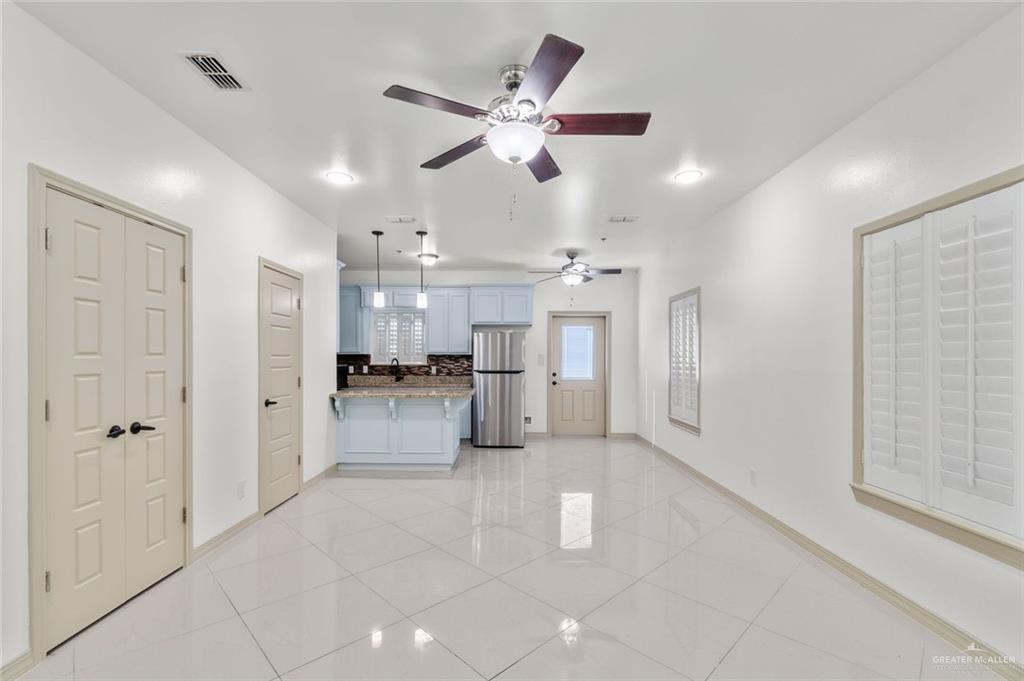 Photo 4 of 1200 Pineridge Avenue #4
