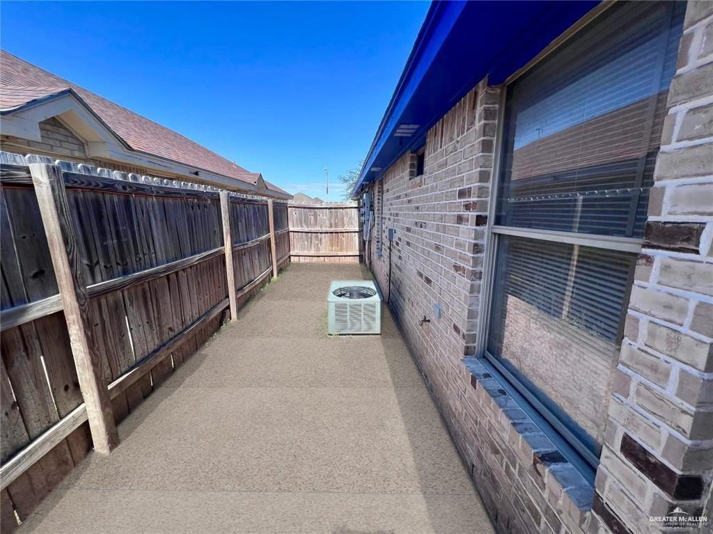 Photo 8 of 3115 Diamondhead Avenue