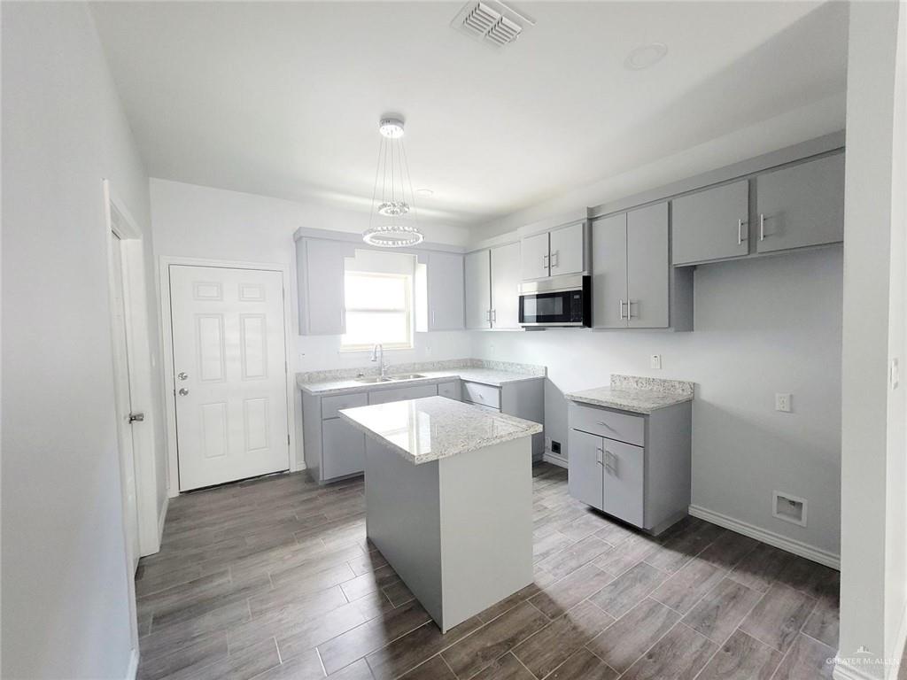 Photo 4 of 2808 Rosemary Drive #1