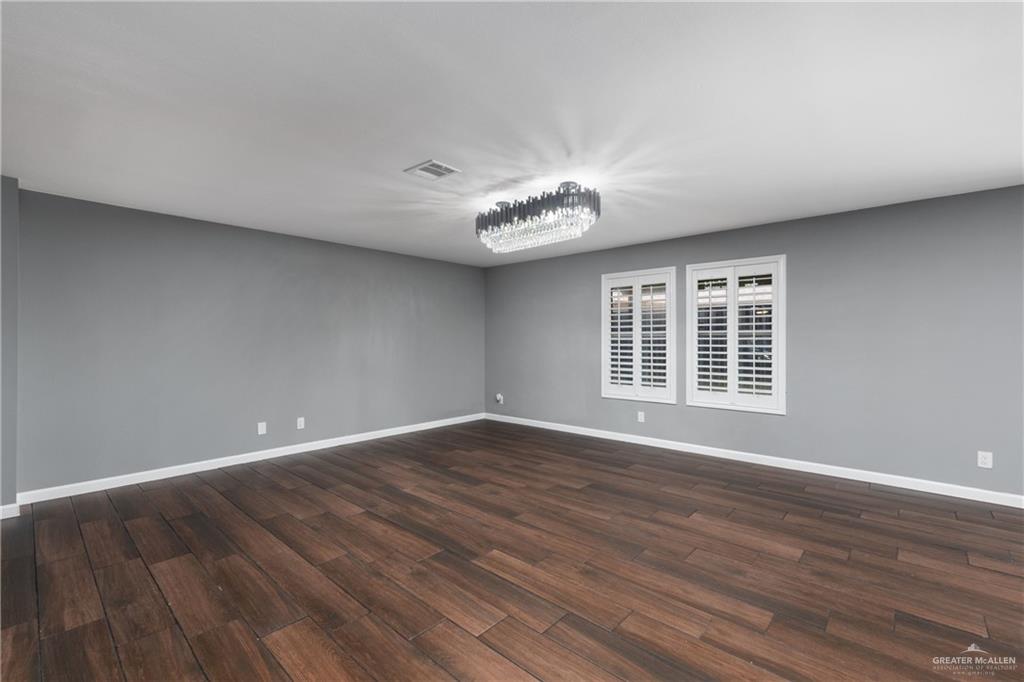 Photo 6 of 3925 Teal Avenue