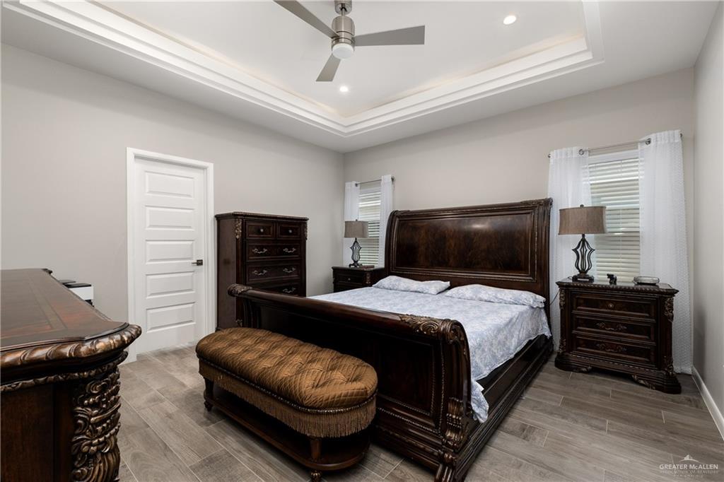Photo 8 of 5816 Pelican Avenue